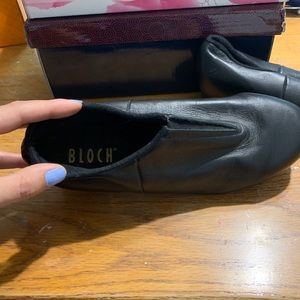 Black slip on Bloch tap shoes